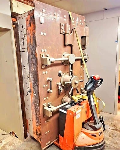 Commercial bank vault