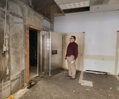 Commercial bank safe