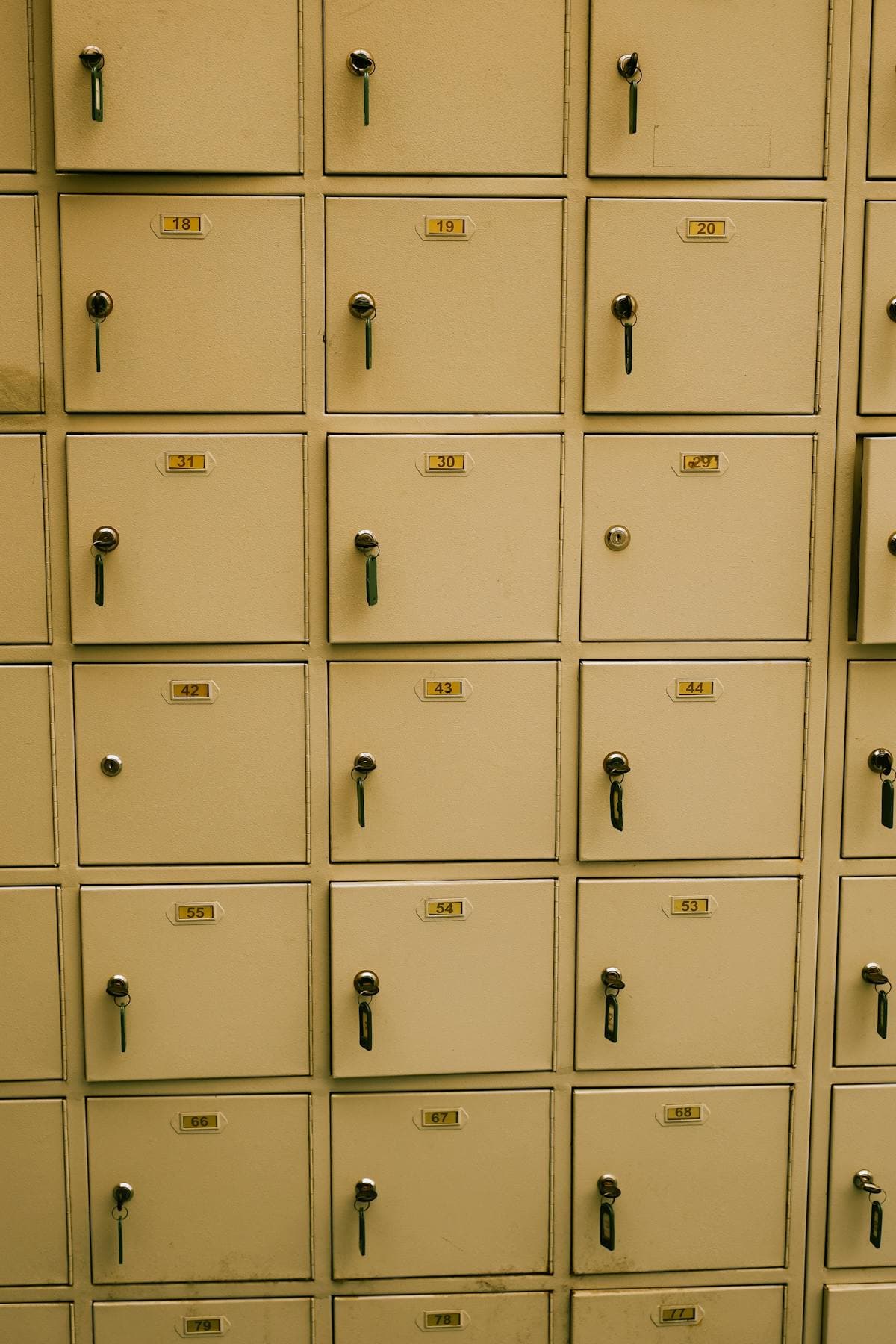 Safe deposit box system