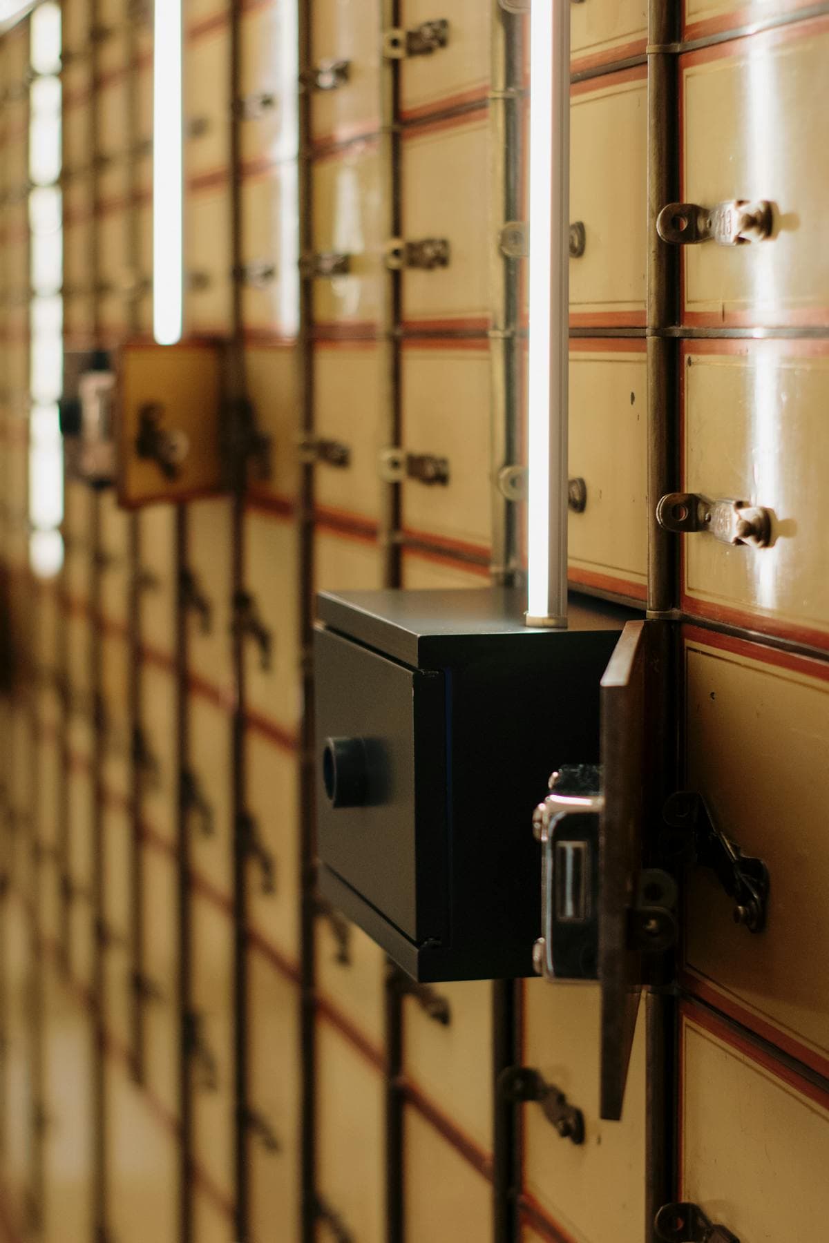 Safe deposit vault